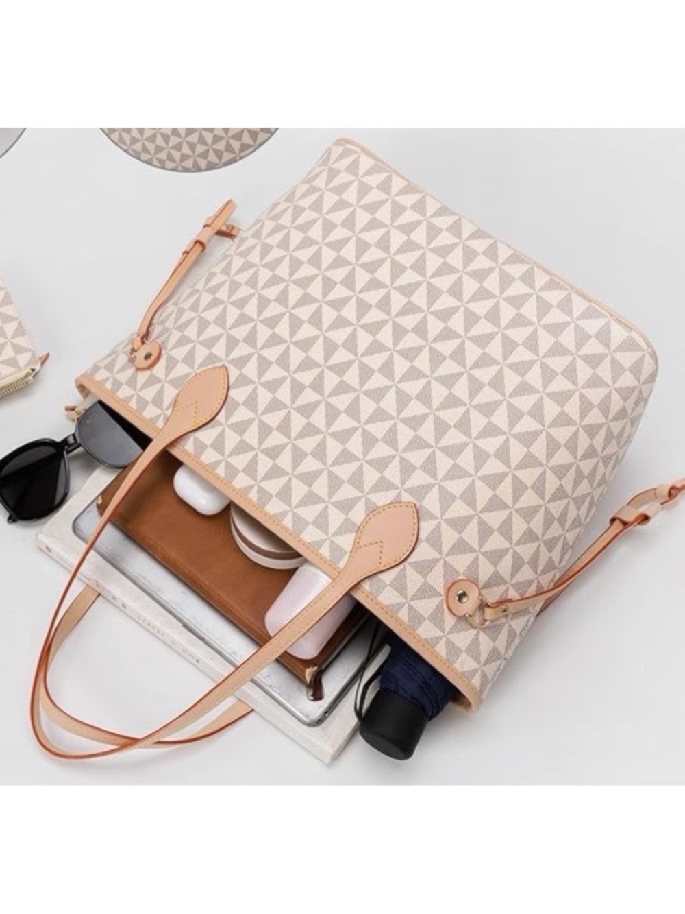 NWOT | Tan Fashion Shoulder Bag